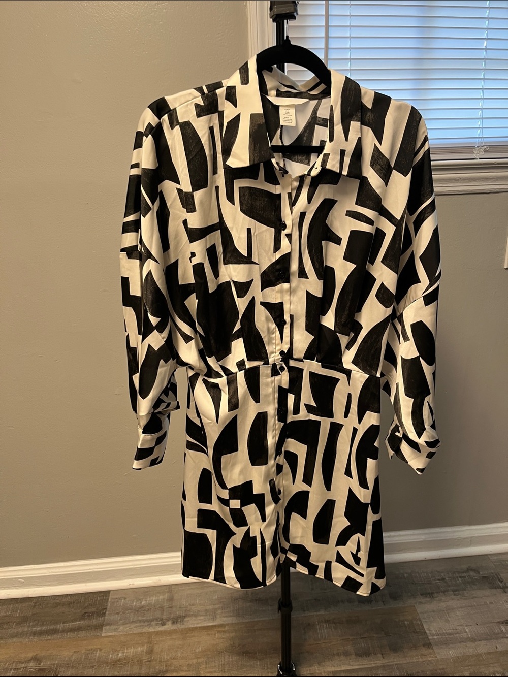 Black and Beige Geometric Shirt Dress from H&M. Beautiful dress.